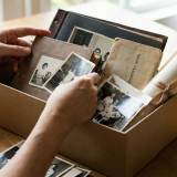 通帳、権利書、思い出の写真……。松山の遺品整理プロが教える「汚染現場で見落としがちな貴重品」の探し方